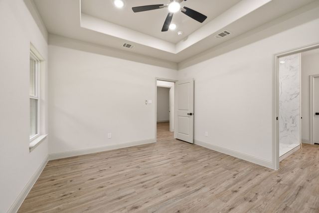 803 Arrowhead Court, Granbury, TX 76048