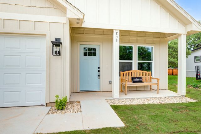 803 Arrowhead Court, Granbury, TX 76048
