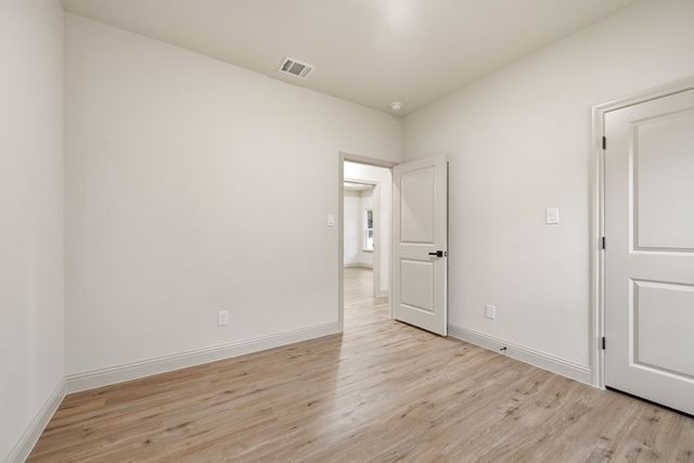 803 Arrowhead Court, Granbury, TX 76048