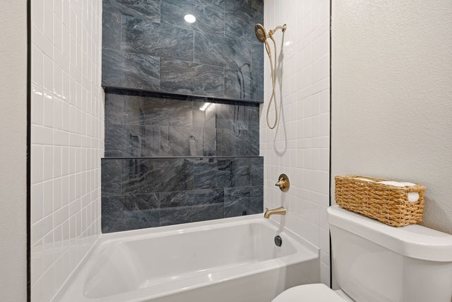 803 Arrowhead Court, Granbury, TX 76048