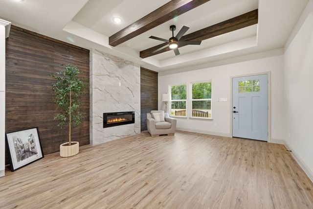 803 Arrowhead Court, Granbury, TX 76048