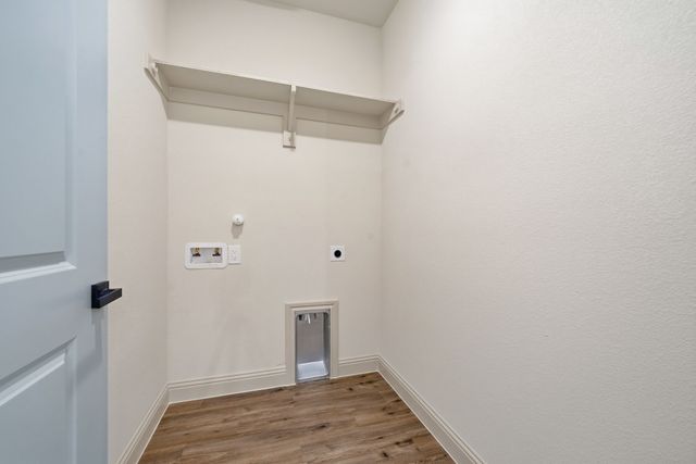 803 Arrowhead Court, Granbury, TX 76048