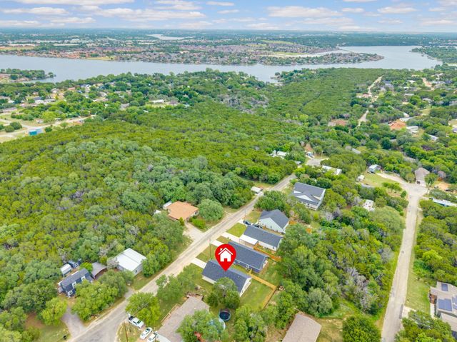 803 Arrowhead Court, Granbury, TX 76048