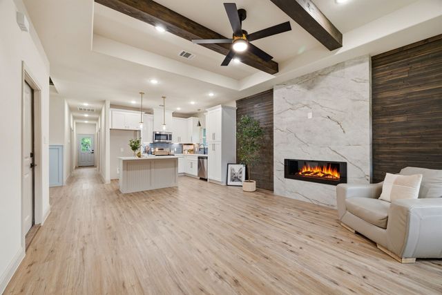803 Arrowhead Court, Granbury, TX 76048