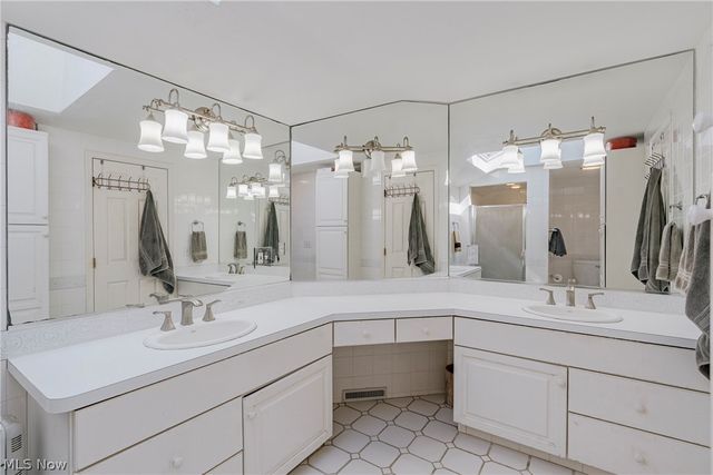 26301 Annesley Road, Beachwood, OH 44122