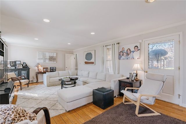 26301 Annesley Road, Beachwood, OH 44122