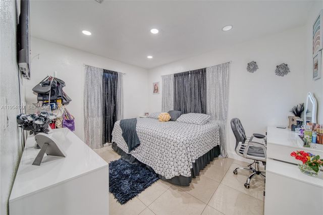 443 Barnett St, West Palm Beach, FL 33405