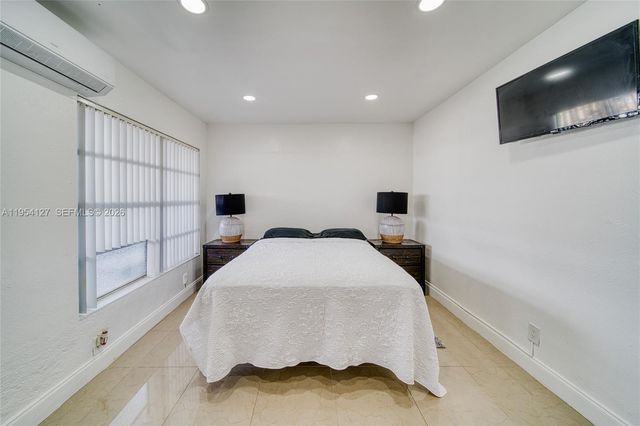 443 Barnett St, West Palm Beach, FL 33405