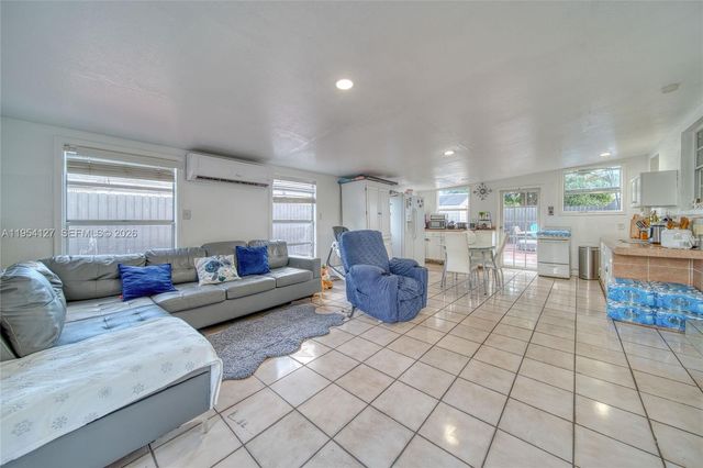 443 Barnett St, West Palm Beach, FL 33405