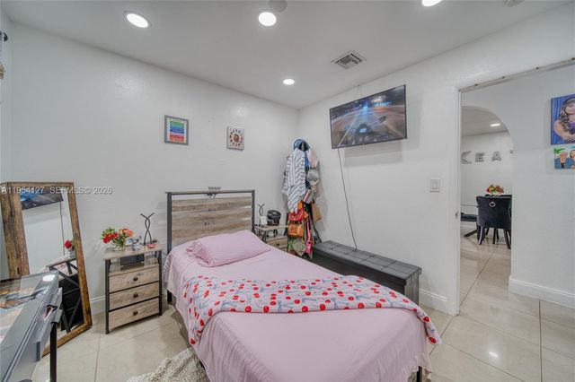 443 Barnett St, West Palm Beach, FL 33405