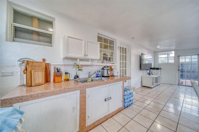 443 Barnett St, West Palm Beach, FL 33405