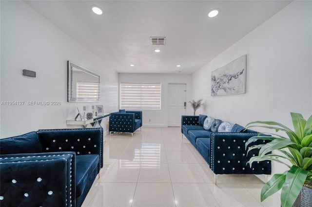 443 Barnett St, West Palm Beach, FL 33405