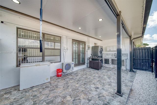 443 Barnett St, West Palm Beach, FL 33405