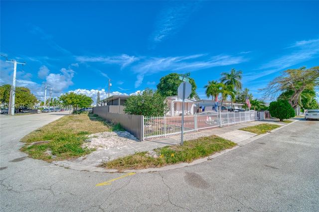 443 Barnett St, West Palm Beach, FL 33405