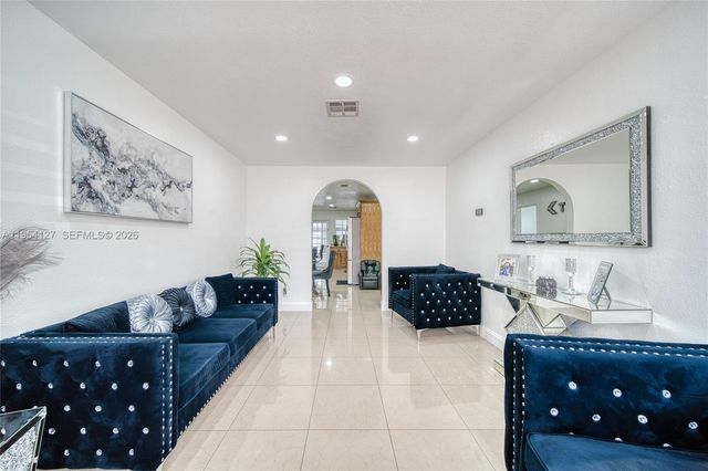 443 Barnett St, West Palm Beach, FL 33405