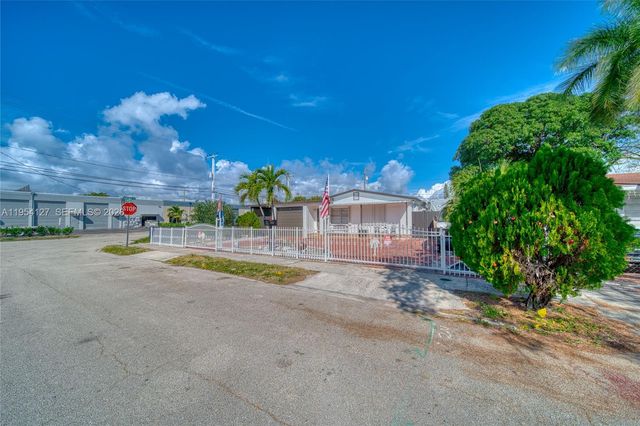443 Barnett St, West Palm Beach, FL 33405