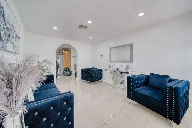 443 Barnett St, West Palm Beach, FL 33405