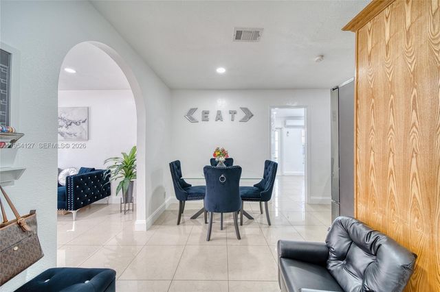 443 Barnett St, West Palm Beach, FL 33405