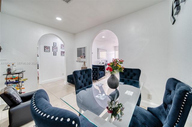 443 Barnett St, West Palm Beach, FL 33405