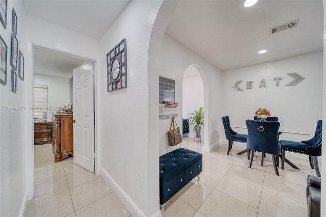 443 Barnett St, West Palm Beach, FL 33405