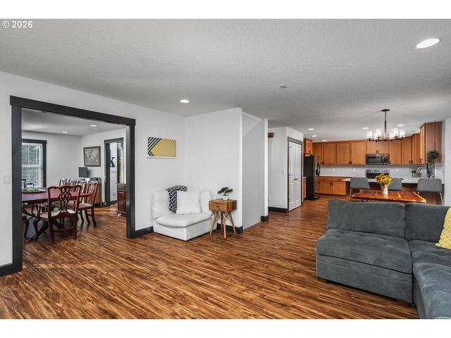 335 HILLSDALE Dr, Woodland, WA 98674