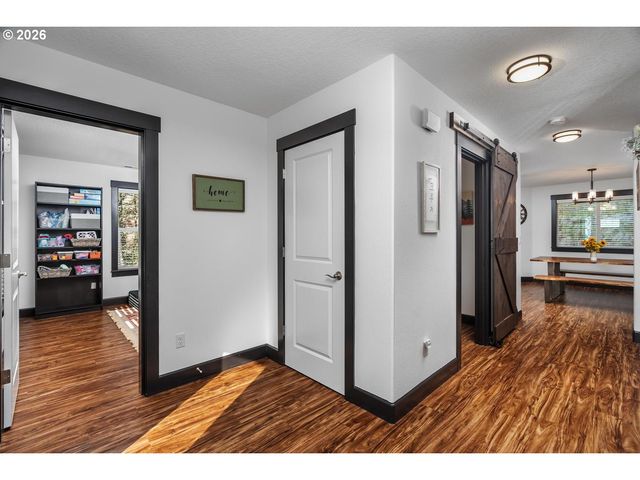 335 HILLSDALE Dr, Woodland, WA 98674