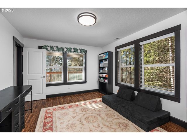 335 HILLSDALE Dr, Woodland, WA 98674