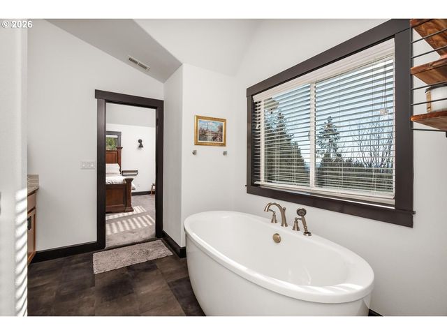 335 HILLSDALE Dr, Woodland, WA 98674