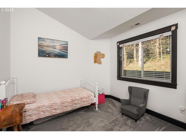 335 HILLSDALE Dr, Woodland, WA 98674