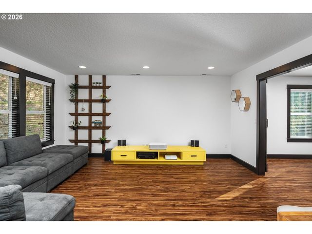 335 HILLSDALE Dr, Woodland, WA 98674