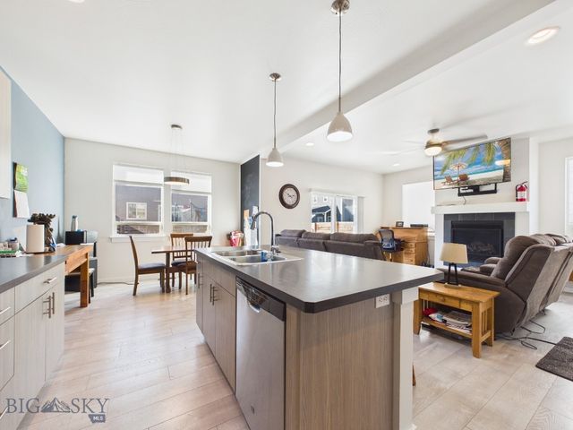 1310 Fozzie Lane C, Belgrade, MT 59714