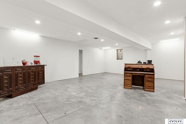 650 Jaynes Street, Omaha, NE 68110