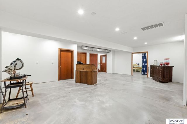 650 Jaynes Street, Omaha, NE 68110