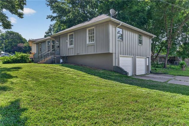12001 E 57th Street, Kansas City, MO 64133
