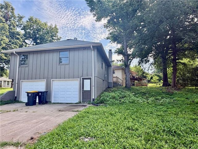 12001 E 57th Street, Kansas City, MO 64133