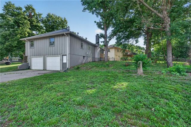 12001 E 57th Street, Kansas City, MO 64133