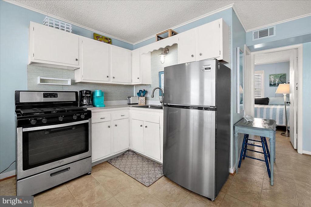 Image 18 of property listing at 12401 WIGHT ST #8, Ocean City, MD 21842