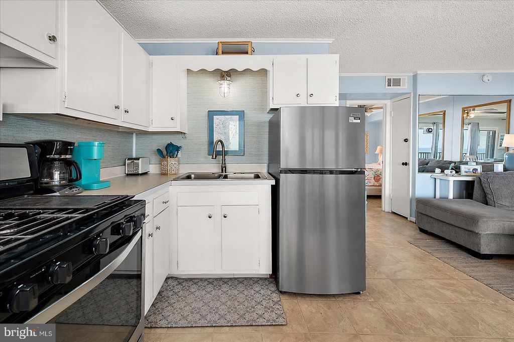 Image 19 of property listing at 12401 WIGHT ST #8, Ocean City, MD 21842