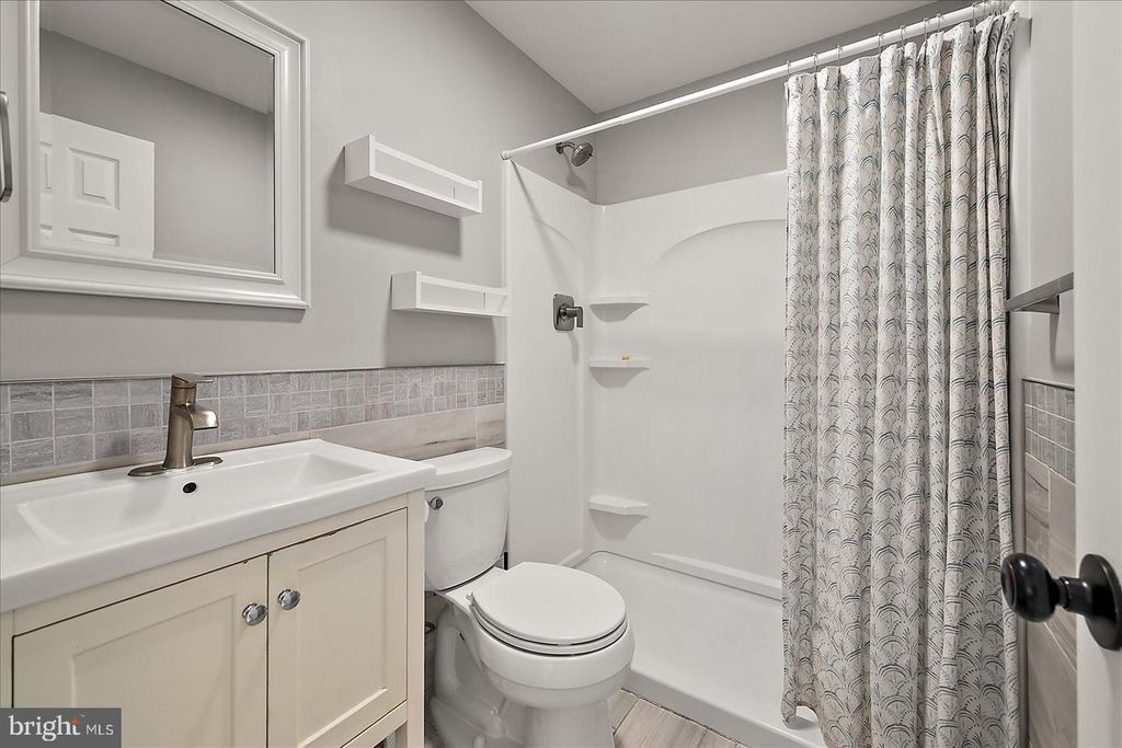 Image 29 of property listing at 12401 WIGHT ST #8, Ocean City, MD 21842