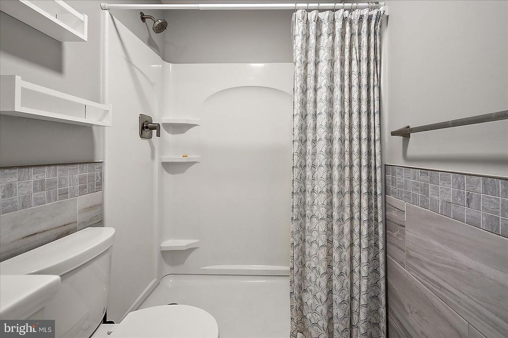 Image 30 of property listing at 12401 WIGHT ST #8, Ocean City, MD 21842