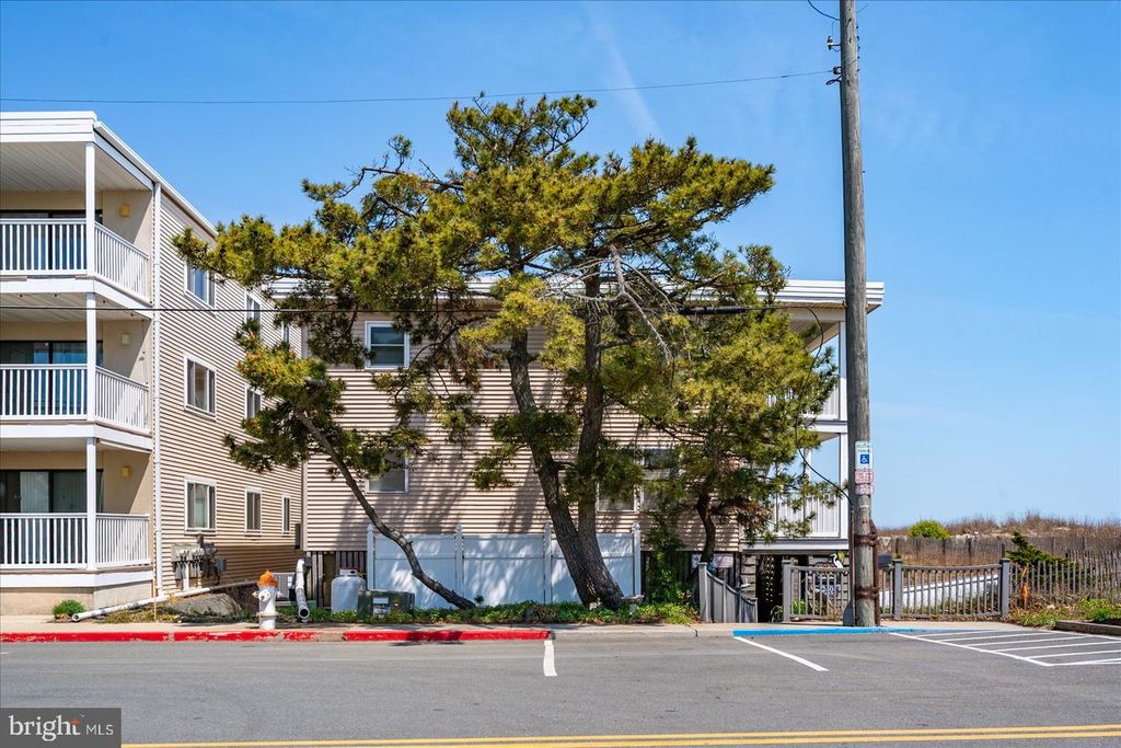 Image 43 of property listing at 12401 WIGHT ST #8, Ocean City, MD 21842