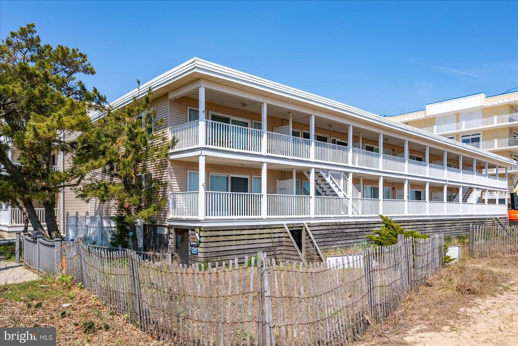 Image 5 of property listing at 12401 WIGHT ST #8, Ocean City, MD 21842