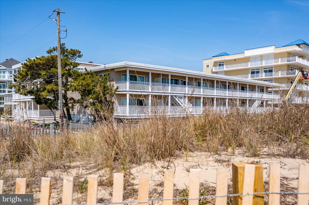 Image 6 of property listing at 12401 WIGHT ST #8, Ocean City, MD 21842