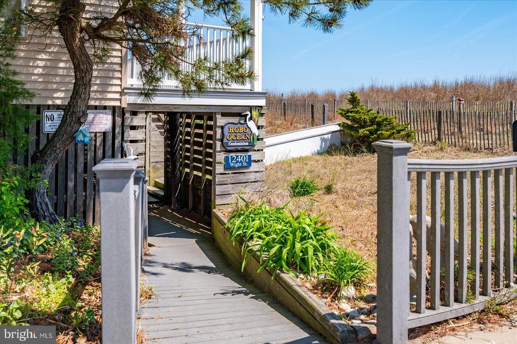 Image 9 of property listing at 12401 WIGHT ST #8, Ocean City, MD 21842
