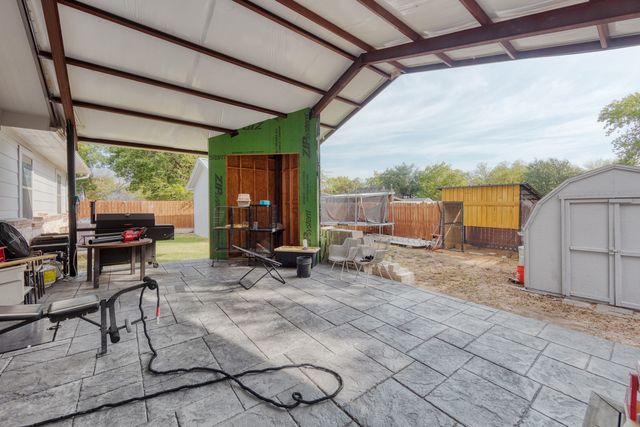 411 S Prairie Street, Pilot Point, TX 76258