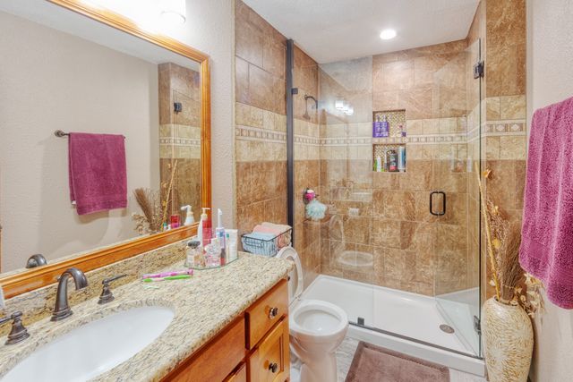 411 S Prairie Street, Pilot Point, TX 76258