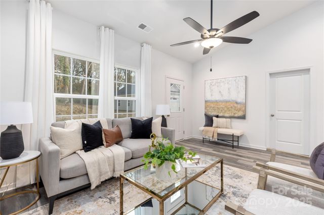 1600 Oak Street, Charlotte, NC 28269