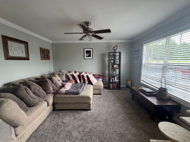 1816 Patricia Dr, Clarksville, TN 37040