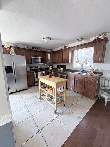 1816 Patricia Dr, Clarksville, TN 37040