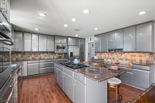 13 Bridge Hollow Rd, Tewksbury Twp., NJ 07830